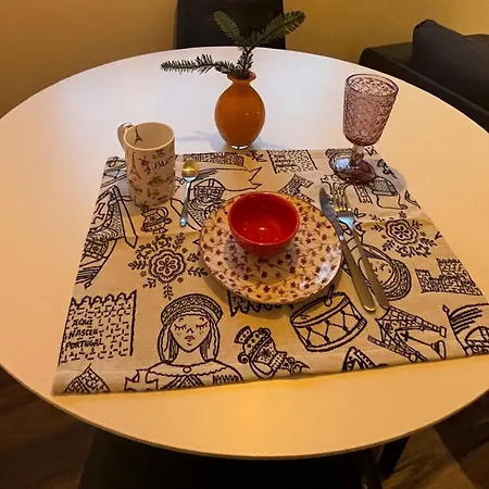 Three Little Birds -redbird 아파트