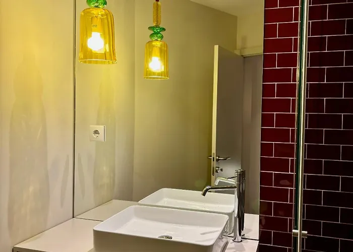 Appartement Three Little Birds -redbird