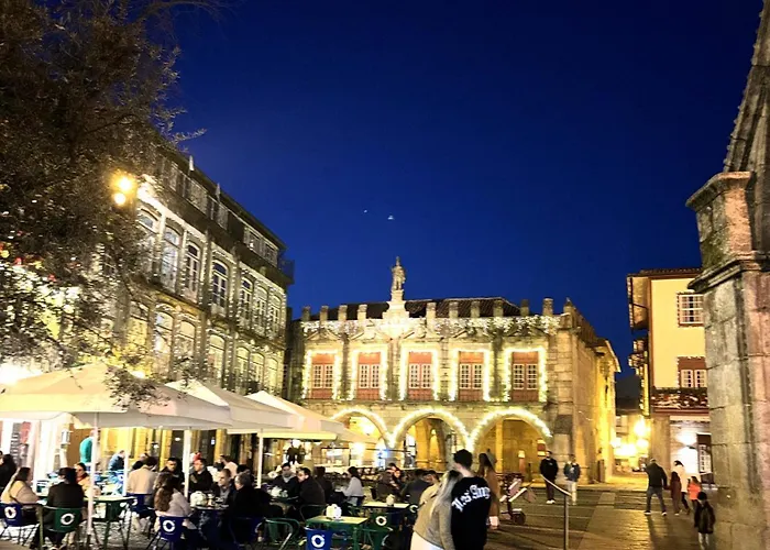 Three Little Birds -redbird * Guimarães