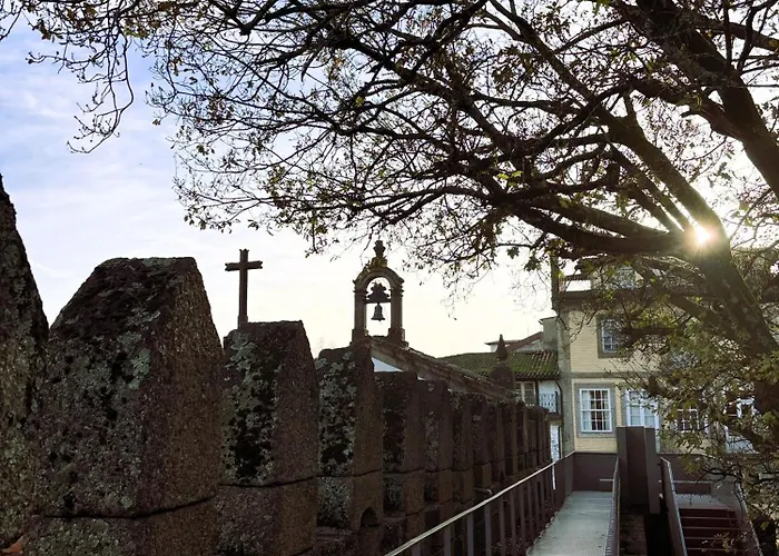 Three Little Birds -redbird * Guimarães